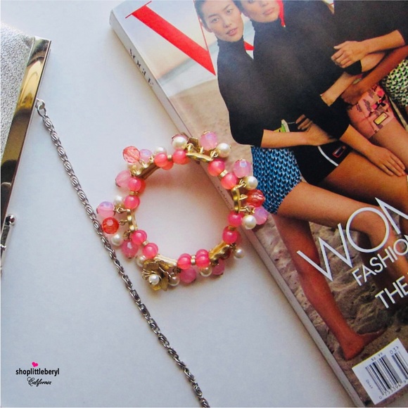 Pearl and Butterfly Garden Bead Stretch Bracelet - Picture 1 of 5